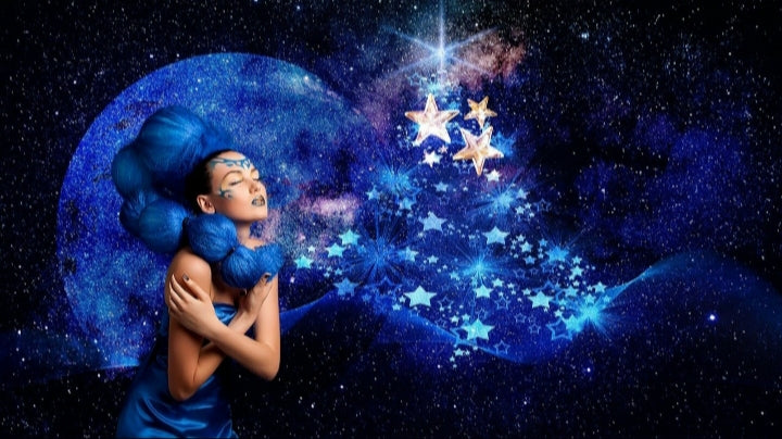 Fae of Hecate. Delivers Messages to The Goddess. Magic Familiar